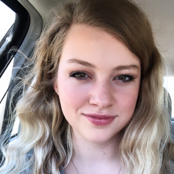 Meet your Posher, Alisha - Picture 1 of 1